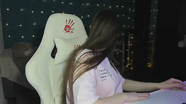 katie taylorr online show from 12-03-24, 10:51