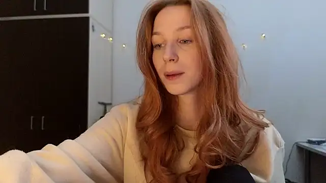 Snapshot of Mary_Av chatting on 12-19-24, 09:17 Mary Av online show from 12-19-24, 09:17