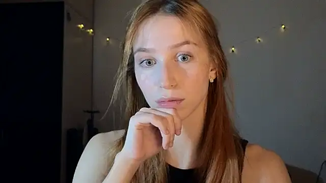 Snapshot of Mary_Av chatting on 01-18-25, 09:45 Mary Av online show from 01-18-25, 09:45