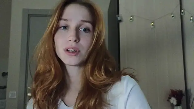 Snapshot of Mary_Av chatting on 09-23-25, 07:50 Mary Av online show from 09-23-25, 07:50