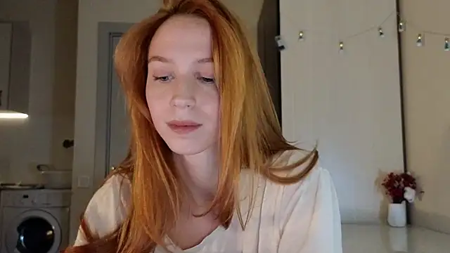 Snapshot of Mary_Av chatting on 10-22-25, 08:52 Mary Av online show from 10-22-25, 08:52