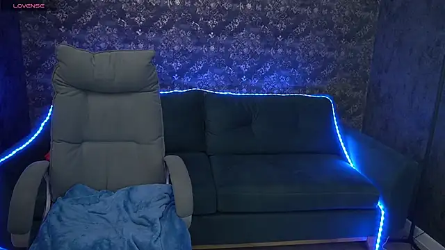 Snapshot of ElysLunar chatting on 12-04-24, 04:49 ElysLunar online show from 12-04-24, 04:49