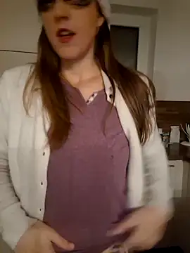 Hexe12346 online show from 12-17-25, 06:30