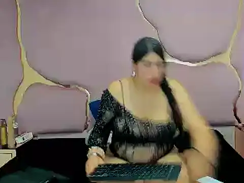 Criistaal  online show from 02-28-25, 05:59