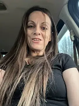 Snapshot of DavinaRay chatting on 02-06-25, 10:21 DavinaRay online show from 02-06-25, 10:21