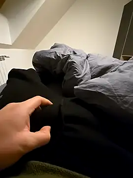 Snapshot of henrylawren6 chatting on 12-12-24, 07:48 henrylawren6 online show from 12-12-24, 07:48