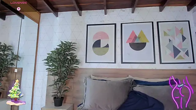 MiaKay1 online show from 12-19-25, 03:35