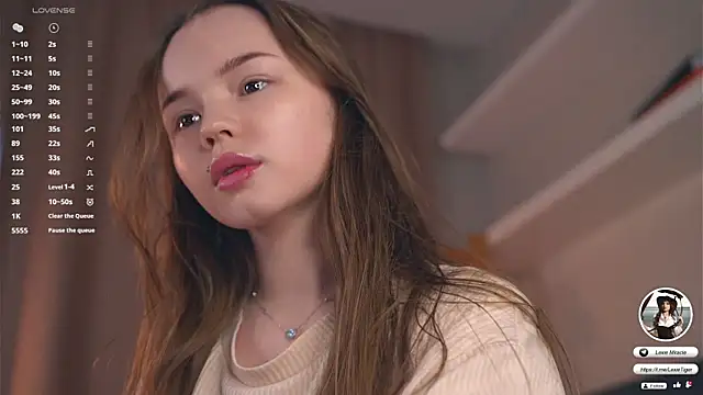 Snapshot of Miss_miracle chatting on 10-15-25, 04:01 Miss miracle online show from 10-15-25, 04:01