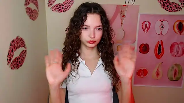  SusieSu  online show from 09-10-25, 06:24