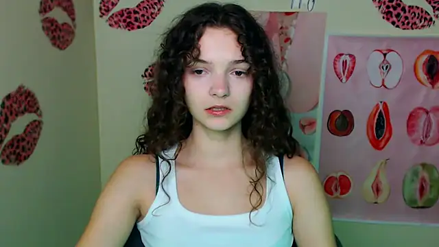  SusieSu  online show from 10-22-25, 06:46