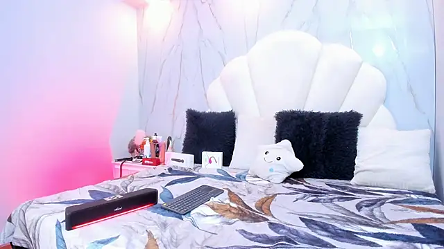 Tiffany sander online show from 03-11-25, 03:26