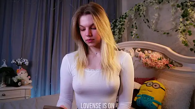 Snapshot of EdlinAlliston chatting on 02-24-26, 03:43 EdlinAlliston online show from 02-24-26, 03:43