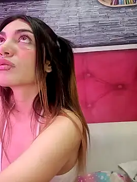 Snapshot of ReiLyMalkova chatting on 01-26-25, 07:32 ReiLyMalkova online show from 01-26-25, 07:32