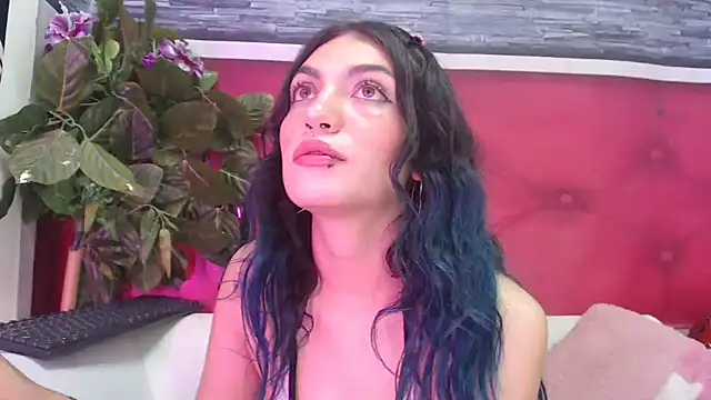 Snapshot of ReiLyMalkova chatting on 03-14-25, 11:23 ReiLyMalkova online show from 03-14-25, 11:23