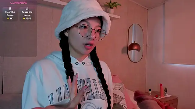 Eva depp online show from 11-11-25, 01:22