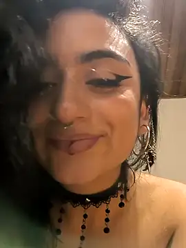 Lila Desiree online show from 12-17-24, 04:23