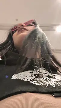 Lila Desiree online show from 10-22-25, 08:30