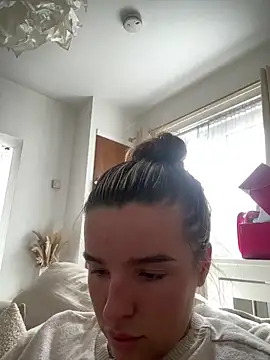 maisiesmithx online show from 10-09-25, 11:08