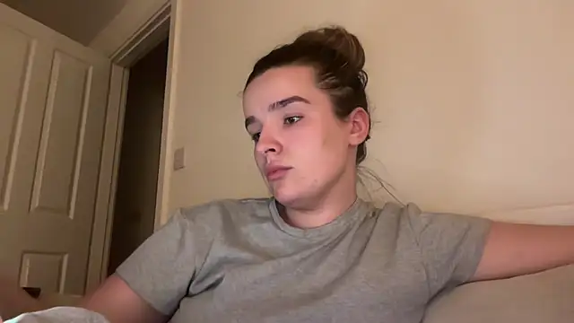 Snapshot of maisiesmithx chatting on 03-09-26, 10:03 maisiesmithx online show from 03-09-26, 10:03