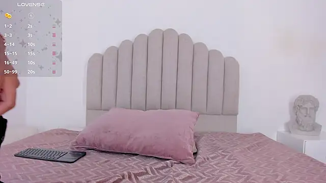 Nikki Angel  online show from 01-18-25, 07:26