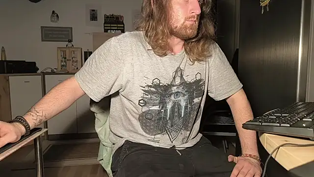 Snapshot of DrownMentallyyy chatting on 10-09-25, 11:36 DrownMentallyyy online show from 10-09-25, 11:36