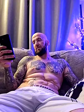 Beardedtattood online show from 01-01-25, 04:29