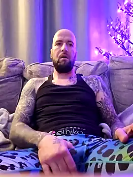Beardedtattood online show from 01-08-25, 11:54