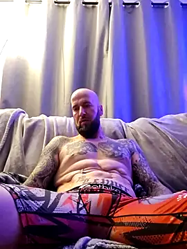 Beardedtattood online show from 01-11-25, 01:27