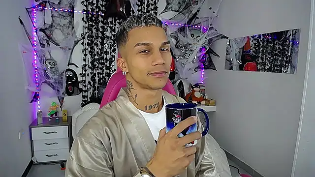 Leonard Price online show from 10-14-25, 01:28