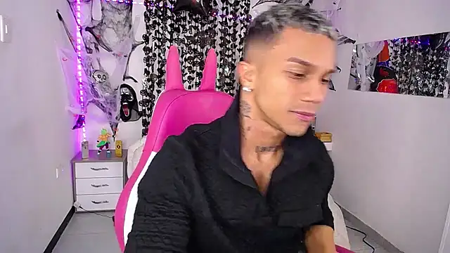 Leonard Price online show from 10-15-25, 01:39