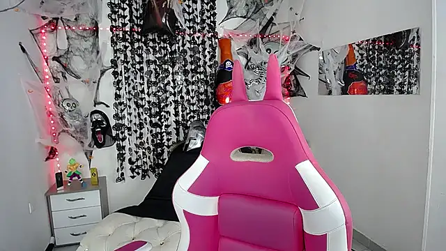 Leonard Price online show from 10-16-25, 01:28