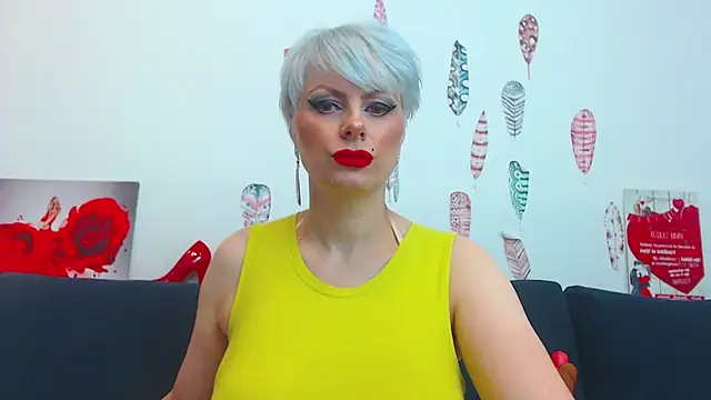 ForeverBarbie  online show from 10-13-25, 09:48