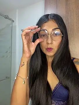 Snapshot of Annie-Hank chatting on 12-15-24, 01:57 Annie-Hank online show from 12-15-24, 01:57