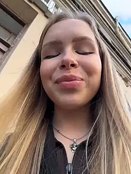 Snapshot of mur_girl chatting on 10-11-25, 01:09 mur girl online show from 10-11-25, 01:09