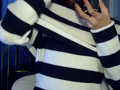 MAAYRA 09 online show from 11-18-25, 01:44