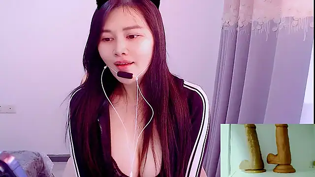 Little-sweet online show from 12-15-25, 03:44