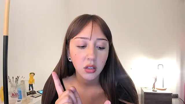 Snapshot of HeyTati chatting on 12-19-24, 12:24 HeyTati online show from 12-19-24, 12:24