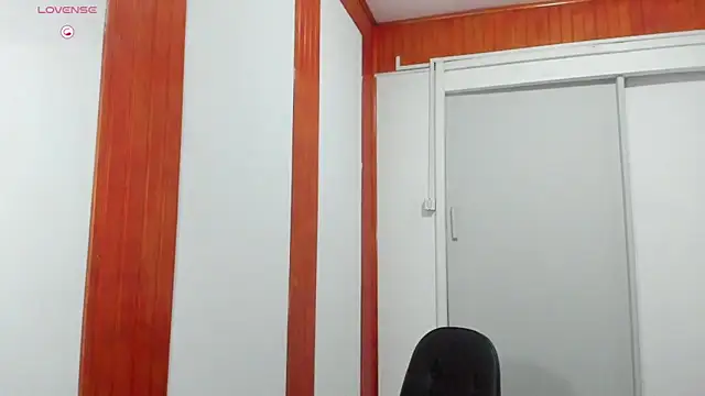 Snapshot of HeyTati chatting on 02-26-25, 11:48 HeyTati online show from 02-26-25, 11:48