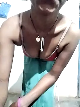 Snapshot of MAAYRA0809 chatting on 02-03-25, 02:14 MAAYRA0809 online show from 02-03-25, 02:14