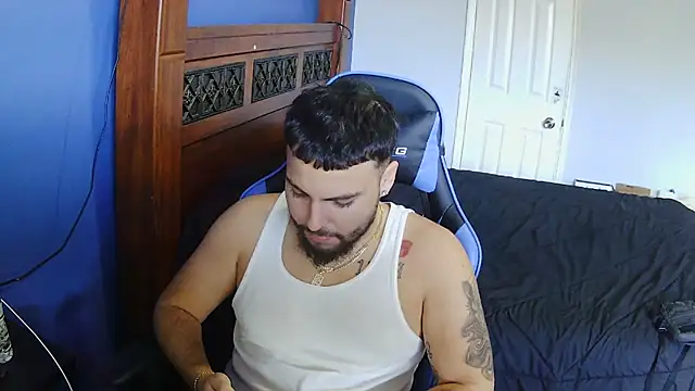 Snapshot of MasterKvn chatting on 02-08-25, 05:39 MasterKvn online show from 02-08-25, 05:39