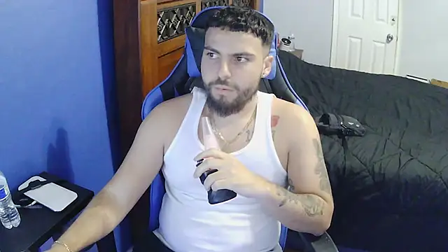 Snapshot of MasterKvn chatting on 03-05-25, 06:01 MasterKvn online show from 03-05-25, 06:01