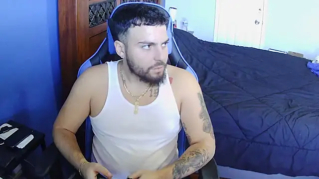 Snapshot of MasterKvn chatting on 03-06-25, 05:54 MasterKvn online show from 03-06-25, 05:54