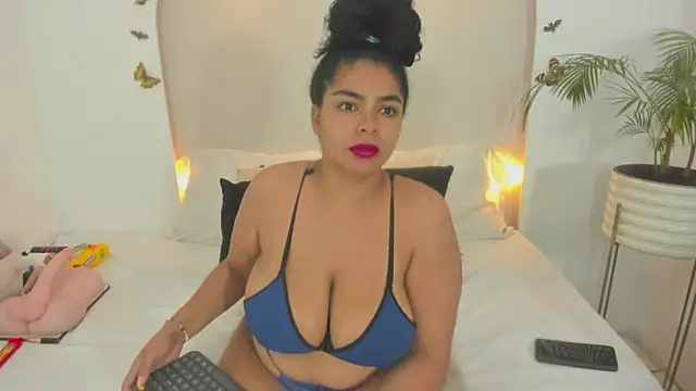 Snapshot of Sofii_Cooper1 chatting on 11-14-25, 04:22 Sofii Cooper1 online show from 11-14-25, 04:22