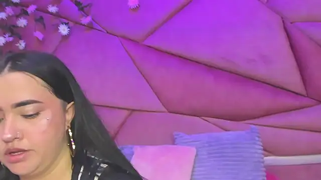 Victoria Rossy online show from 11-24-25, 07:57