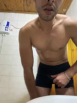 Snapshot of diege72 chatting on 10-27-25, 04:22 diege72 online show from 10-27-25, 04:22