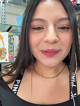 Snapshot of elizabethcooper chatting on 10-23-25, 04:39 elizabethcooper online show from 10-23-25, 04:39