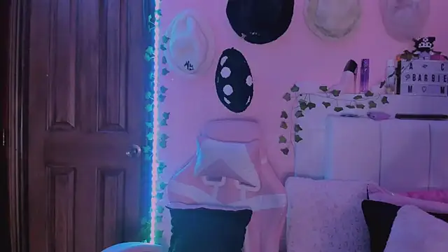 Snapshot of gabyye_capprins chatting on 10-08-25, 12:19 gabyye capprins online show from 10-08-25, 12:19