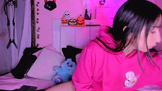 Snapshot of gabyye_capprins chatting on 10-25-25, 12:07 gabyye capprins online show from 10-25-25, 12:07