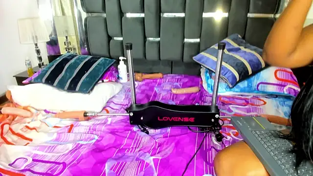 Snapshot of Duo_ebony chatting on 01-17-25, 04:04 Duo ebony online show from 01-17-25, 04:04