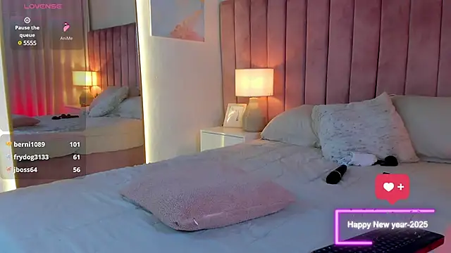 SweetGirl       online show from 01-30-25, 04:27